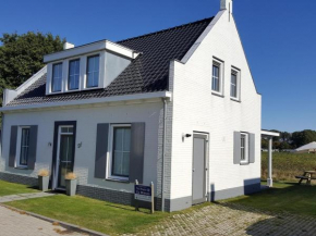 Detached modern holiday home within walking distance of the Veerse Meer